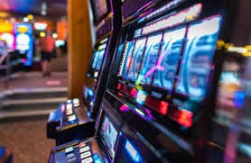 Filipino players browsing lotto7 gaming categories on mobile